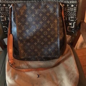 Louis Vuitton cross body/shoulder bag $400 firm